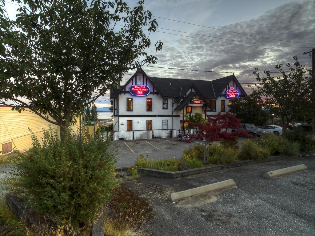 The Old Courthouse Inn Powell River Exterior photo