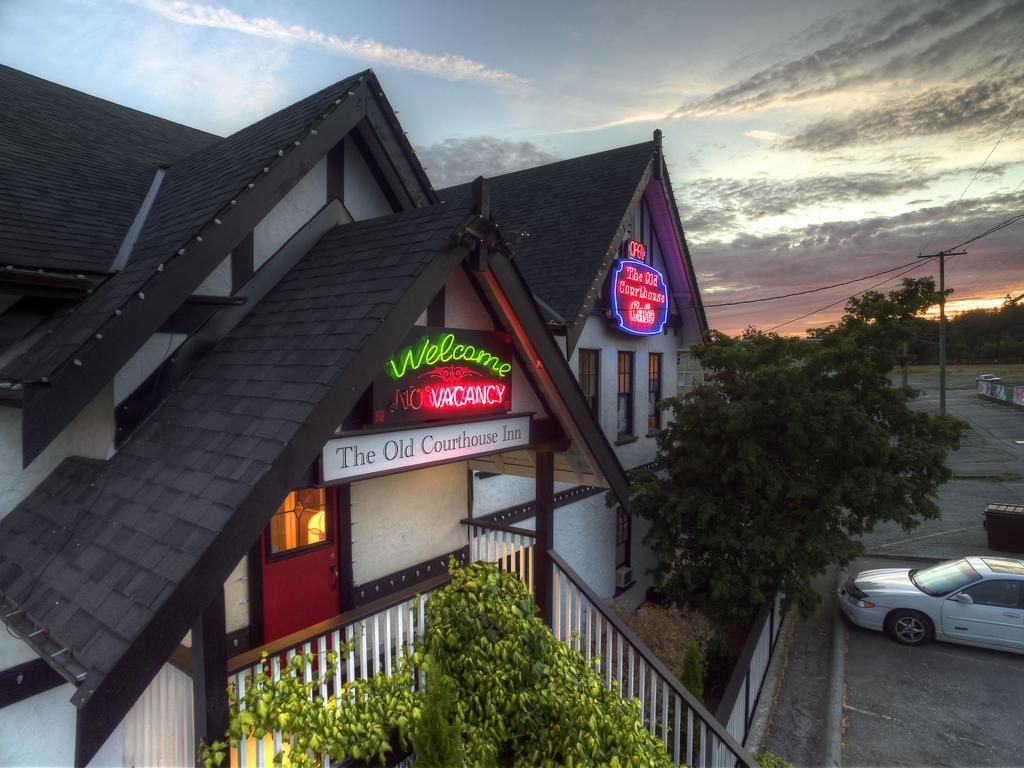 The Old Courthouse Inn Powell River Exterior photo