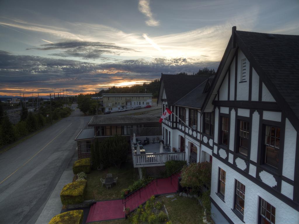 The Old Courthouse Inn Powell River Exterior photo