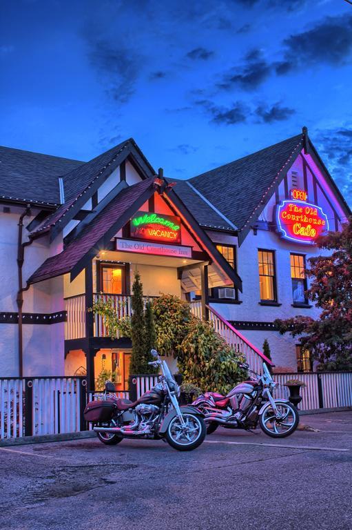 The Old Courthouse Inn Powell River Exterior photo