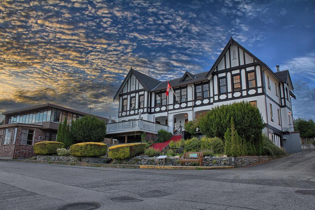 The Old Courthouse Inn Powell River Exterior photo