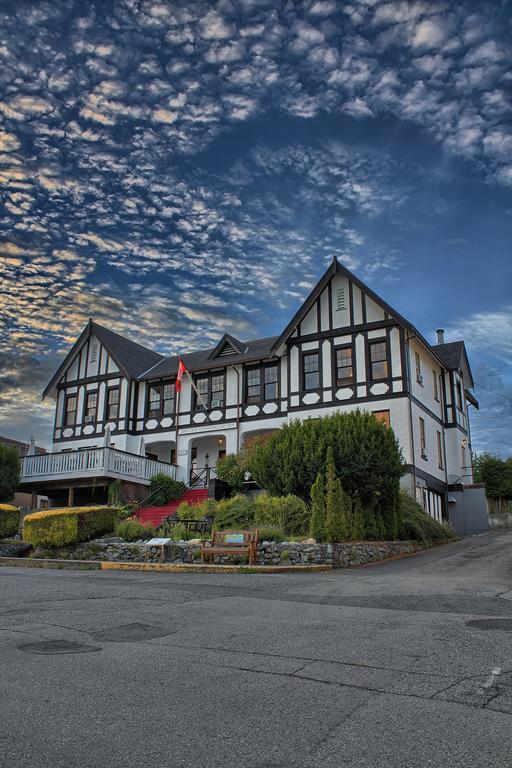 The Old Courthouse Inn Powell River Exterior photo