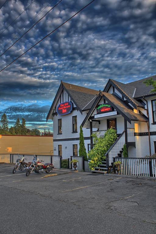 The Old Courthouse Inn Powell River Exterior photo